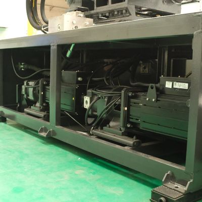 Yellow Hydraulic Servo Plastic Garbage Container 550t Injection Molding Machine Making
